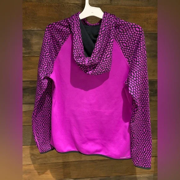 Nike woman’s therma fit hoodie size medium - Picture 2 of 2